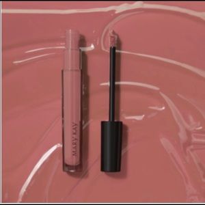NUDE BLUSH Unlimited Lip Gloss by Mary Kay